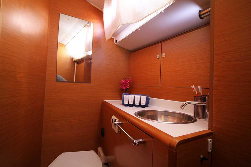 Book yachts online - sailboat - Sun Odyssey 439 - Lucky 7 - Refit 2021 - rent