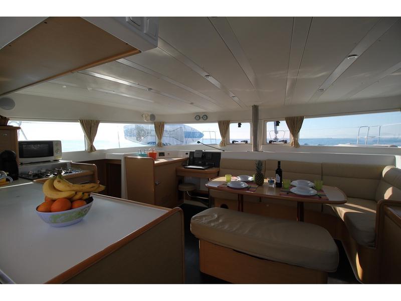 Book yachts online - catamaran - Lagoon 420 - Vegas  - (A/C - Generator - Refit 2021) - rent