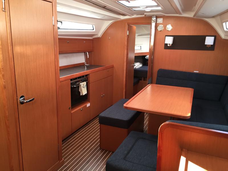 Book yachts online - sailboat - Bavaria Cruiser 41 - S/Y Cecilia - rent
