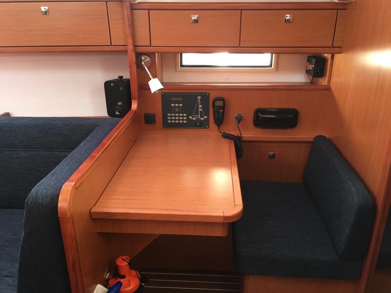 Book yachts online - sailboat - Bavaria Cruiser 41 - S/Y Anemoessa - rent