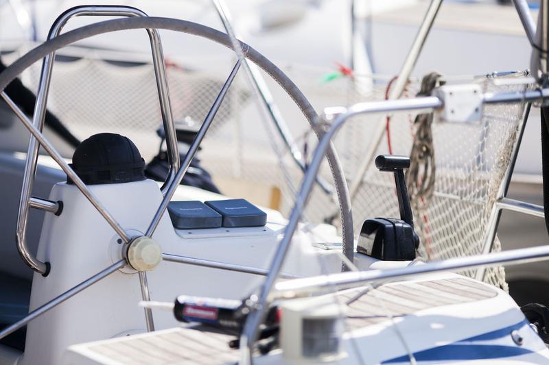 Book yachts online - sailboat - Bavaria 43 Cruiser - S/Y Constantina - rent