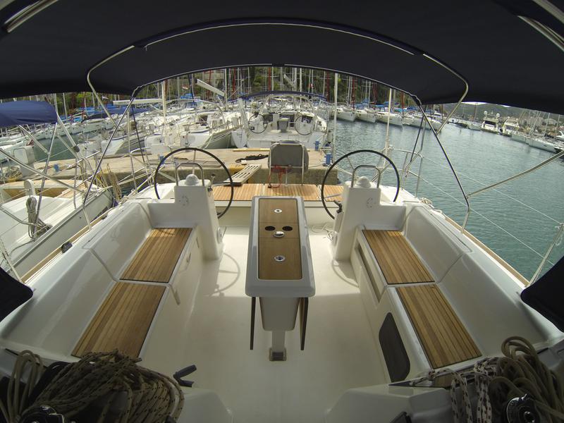 Book yachts online - sailboat - Dufour 460 Grand Large - Olipa - rent