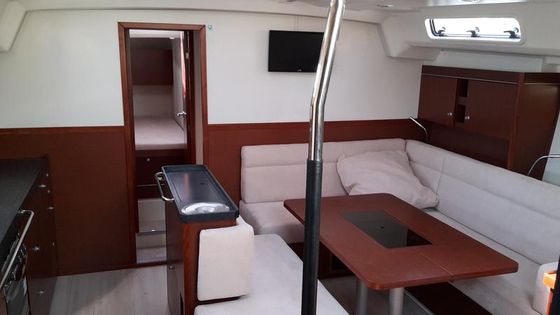 Book yachts online - sailboat - Hanse 505 - Figarola - rent
