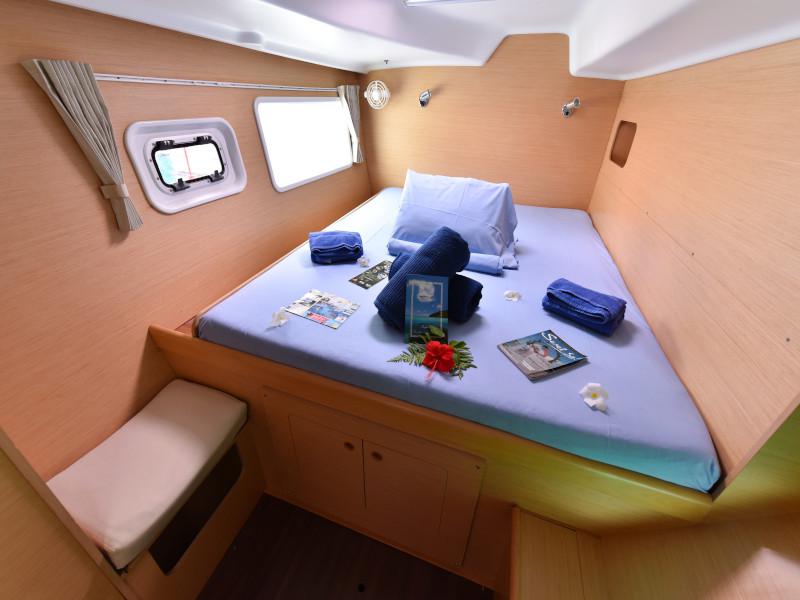 Book yachts online - catamaran - Lagoon 380 - Magikal - rent