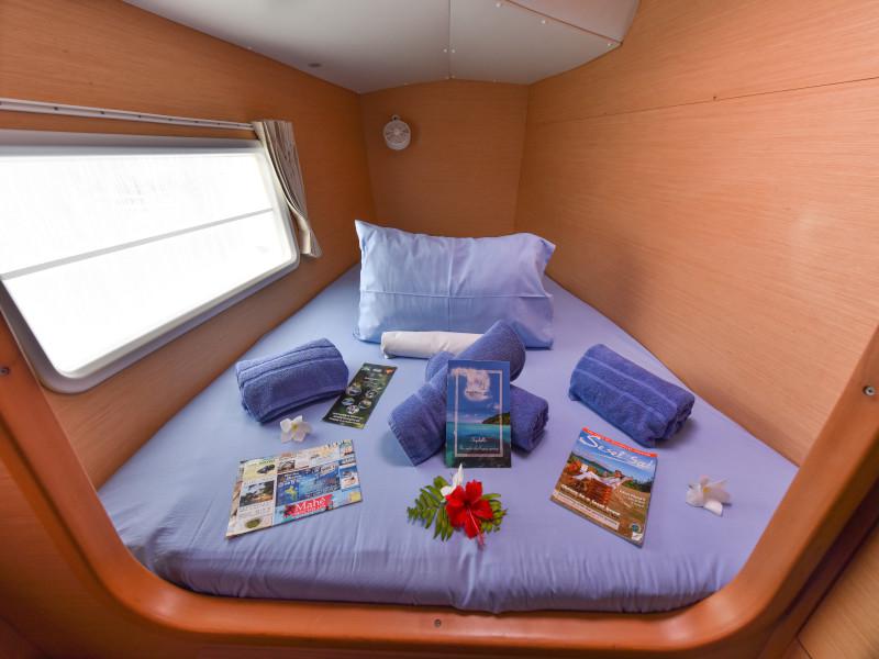 Book yachts online - catamaran - Lagoon 380 - Magikal - rent