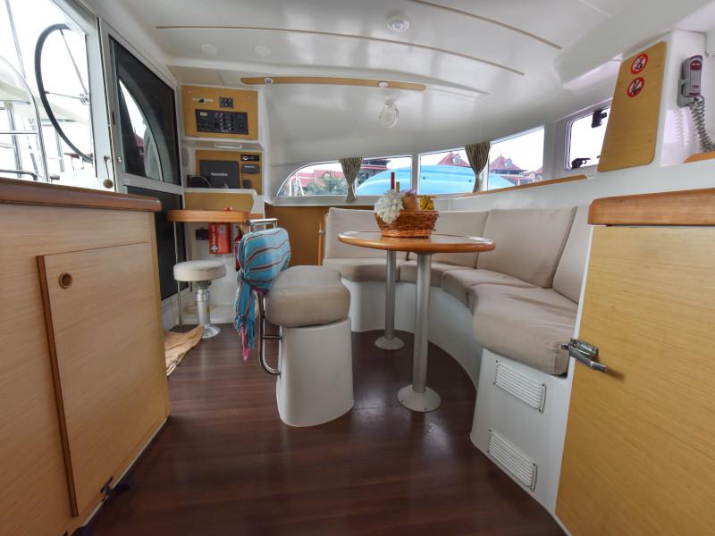 Book yachts online - catamaran - Lagoon 380 - Magikal - rent