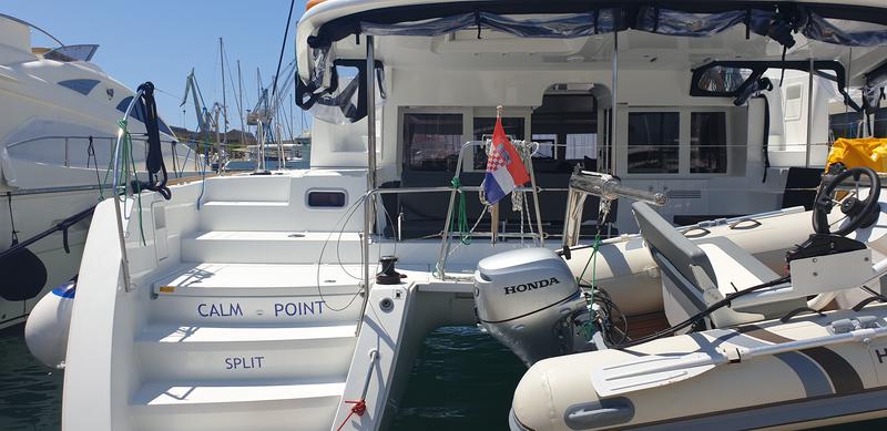 Book yachts online - catamaran - Lagoon 450 Fly - CALM POINT - rent