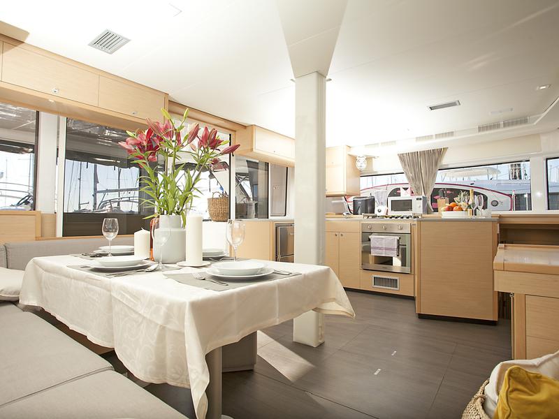 Book yachts online - catamaran - Lagoon 52 FLY - GREAT SALSA  - rent