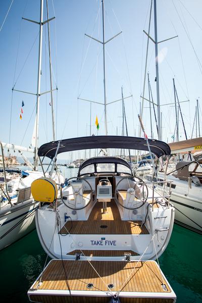 Book yachts online - sailboat - Bavaria Cruiser 34 - Take Five - rent