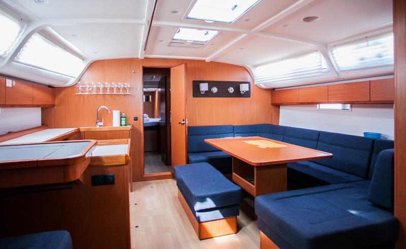 Book yachts online - sailboat - Bavaria Cruiser 51 - Summer Smile - rent