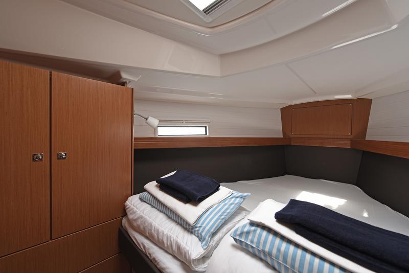 Book yachts online - sailboat - Bavaria Cruiser 37 - Nancy - rent