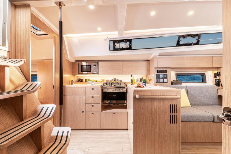 Book yachts online - sailboat - Bavaria C38 - Seka VI - rent