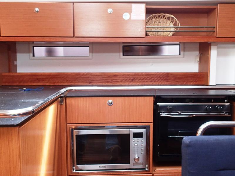 Book yachts online - sailboat - Bavaria 45 Cruiser - Controvento - rent