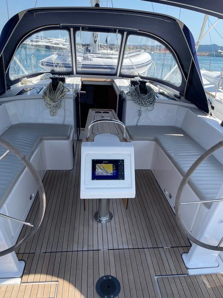 Book yachts online - sailboat - Bavaria C42 - Bella - rent