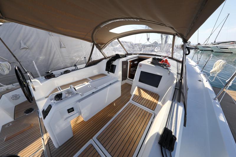 Book yachts online - sailboat - Sun Odyssey 410 - Vague - rent
