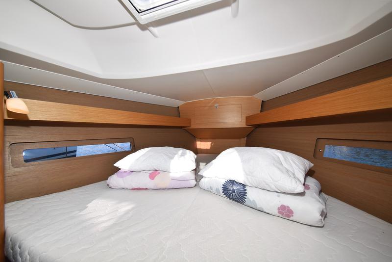 Book yachts online - sailboat - Dufour 382 - Sunset - rent