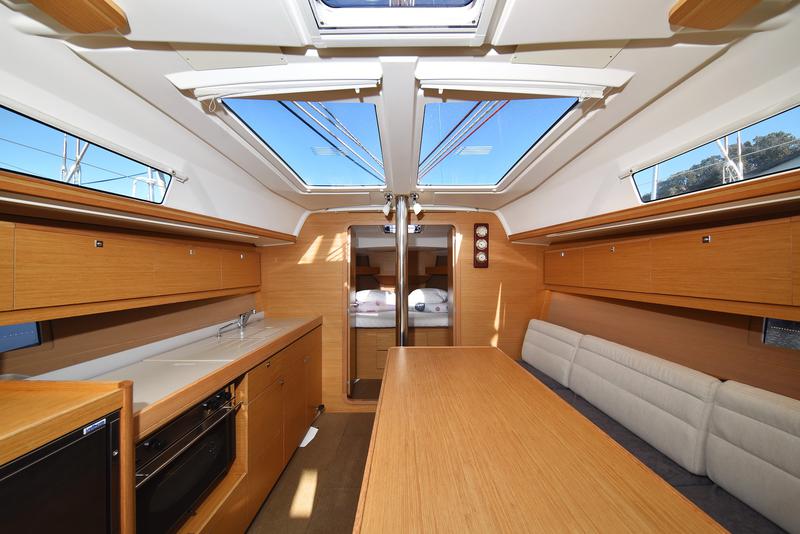 Book yachts online - sailboat - Dufour 382 - Sunset - rent