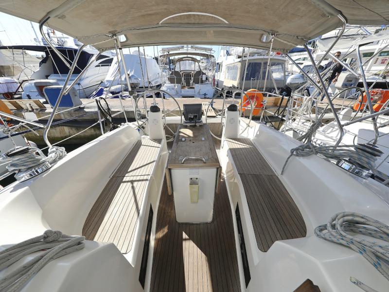 Book yachts online - sailboat - Bavaria Cruiser 40 - PIA M - rent