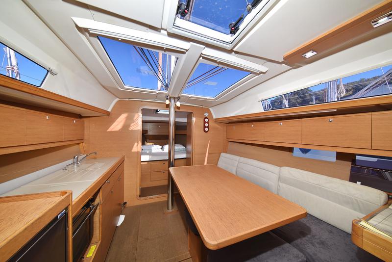 Book yachts online - sailboat - Dufour 382 - Wanderlust - rent