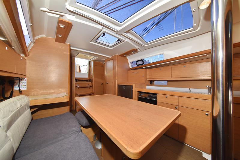 Book yachts online - sailboat - Dufour 382 - Wanderlust - rent