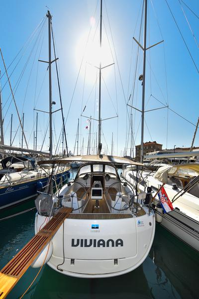 Book yachts online - sailboat - Bavaria 37 - Viviana - rent