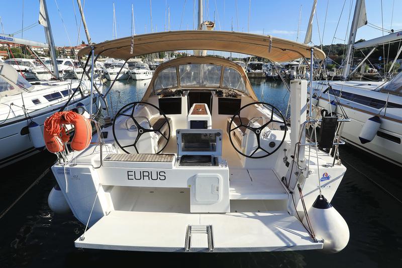 Book yachts online - sailboat - Dufour 412 - Eurus - rent