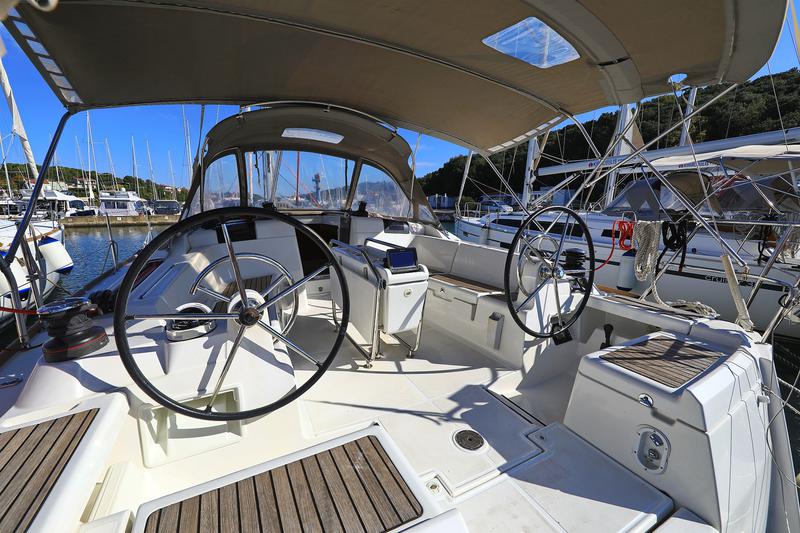 Book yachts online - sailboat - Sun Odyssey 449 - Canne Bleue - rent