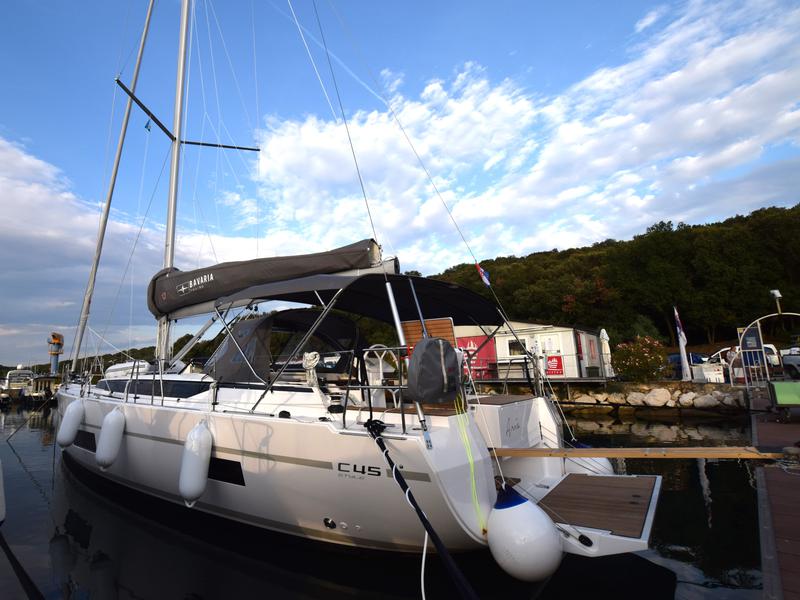 Book yachts online - sailboat - Bavaria C45 Style - Aria - rent