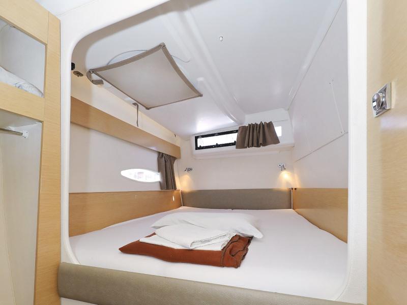 Book yachts online - catamaran - Lipari 41 - LUBI - rent