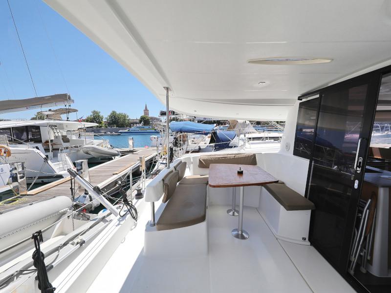Book yachts online - catamaran - Lipari 41 - LUBI - rent