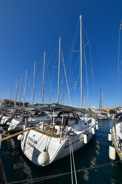 Book yachts online - sailboat - Bavaria Cruiser 46 - TICIJA - rent