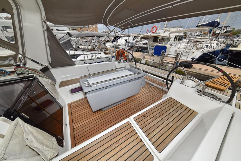 Book yachts online - sailboat - Oceanis 41 - Hope  - rent