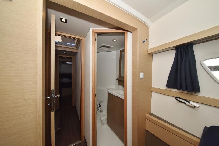 Book yachts online - catamaran - Lucia 40 - Floreanne - rent