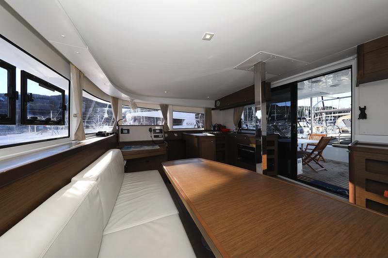 Book yachts online - catamaran - Lagoon 42 - Fleur de Sel - rent