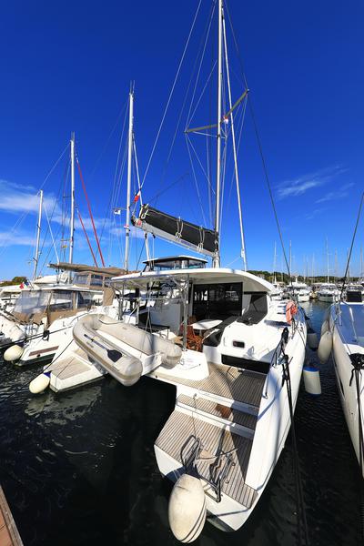 Book yachts online - catamaran - Lagoon 42 - Fleur de Sel - rent