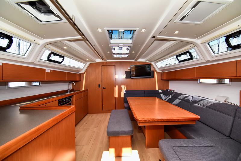 Book yachts online - sailboat - Bavaria Cruiser 46 - Baligot - rent