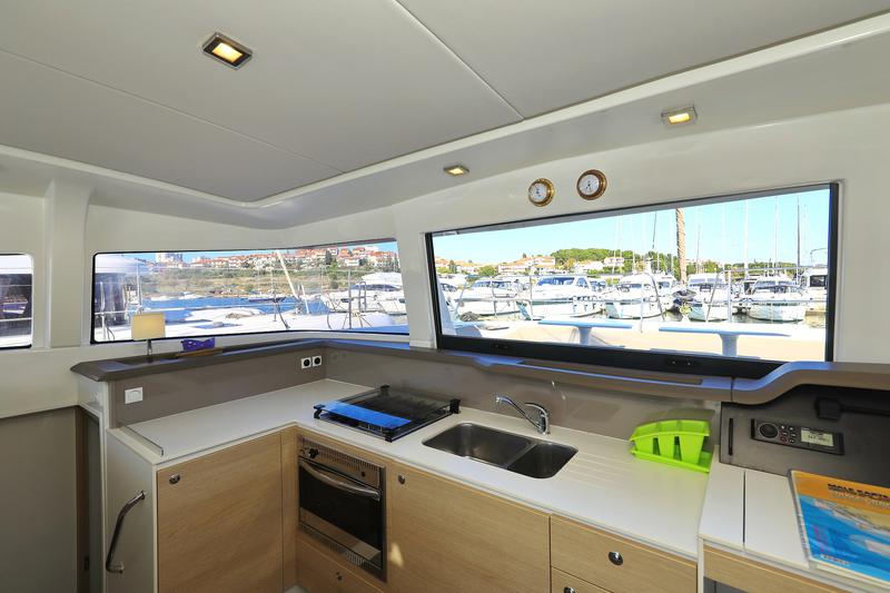 Book yachts online - catamaran - Bali 4.1 - Alinator III - rent