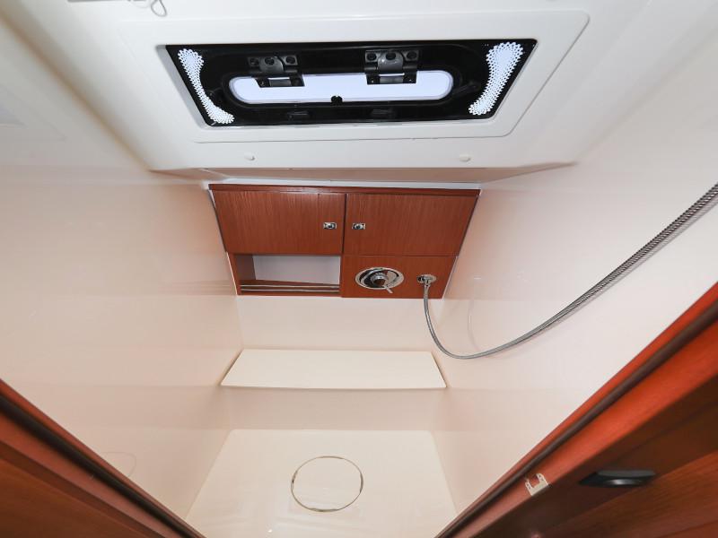 Book yachts online - sailboat - Bavaria Cruiser 46 - Jameson II - rent