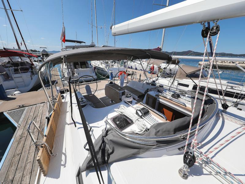 Book yachts online - sailboat - Bavaria Cruiser 46 - Jameson II - rent