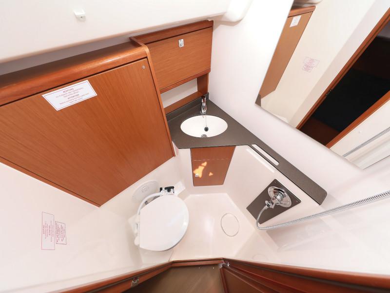 Book yachts online - sailboat - Bavaria Cruiser 46 - Jameson II - rent