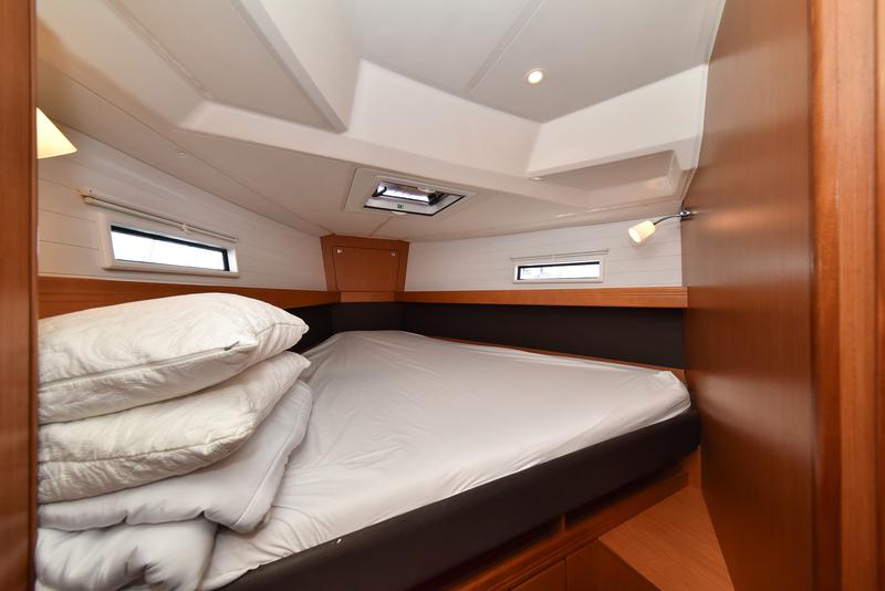 Book yachts online - sailboat - Bavaria Cruiser 41 - CHILL BILL - rent