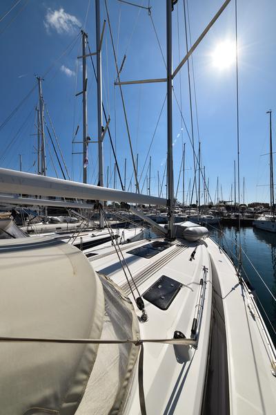 Book yachts online - sailboat - Bavaria Cruiser 41 - CHILL BILL - rent