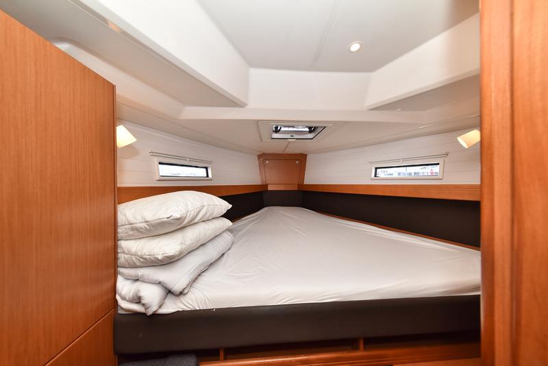 Book yachts online - sailboat - Bavaria Cruiser 41 - CHILL BILL - rent