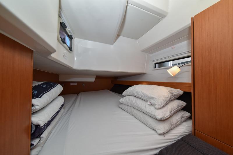 Book yachts online - sailboat - Bavaria Cruiser 41 - CHILL BILL - rent