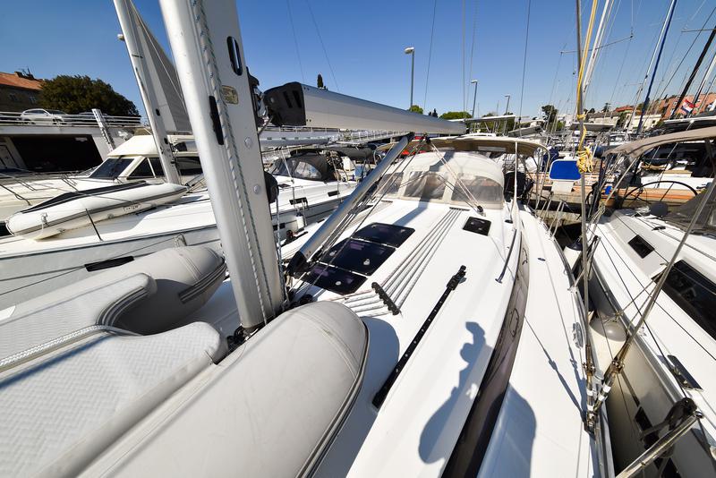 Book yachts online - sailboat - Bavaria Cruiser 41 - CHILL BILL - rent