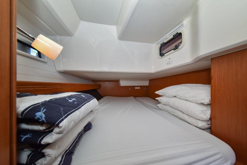 Book yachts online - sailboat - Bavaria Cruiser 41 - CHILL BILL - rent