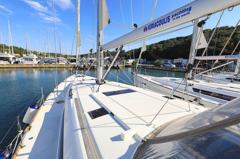 Book yachts online - sailboat - Sun Odyssey 519 - Bora - rent