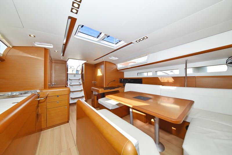 Book yachts online - sailboat - Sun Odyssey 519 - Bora - rent