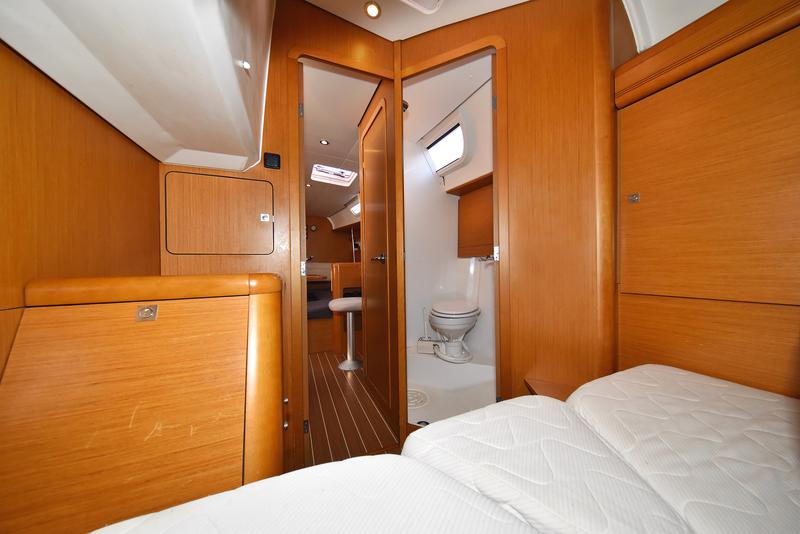 Book yachts online - sailboat - Sun Odyssey 44 i - Sveamare - rent