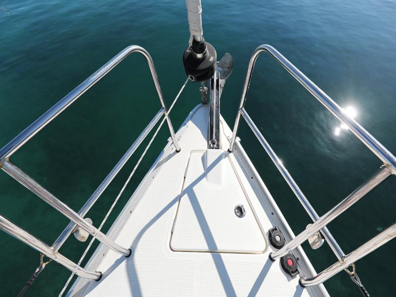 Book yachts online - sailboat - Bavaria Cruiser 37 - Lupe - rent